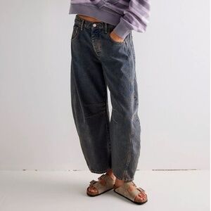 We The Free Good Luck Mid-Rise
Barrel Jeans Ian Indigo size 24